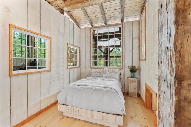 580 Cross Road, Londonderry, VT 05155
