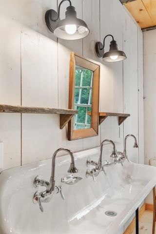 580 Cross Road, Londonderry, VT 05155