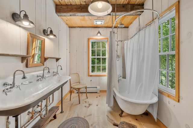 580 Cross Road, Londonderry, VT 05155
