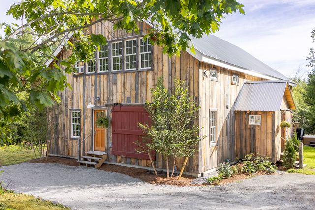 580 Cross Road, Londonderry, VT 05155