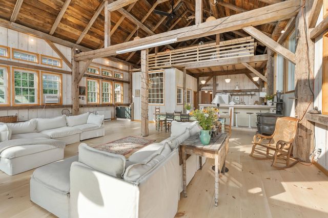580 Cross Road, Londonderry, VT 05155