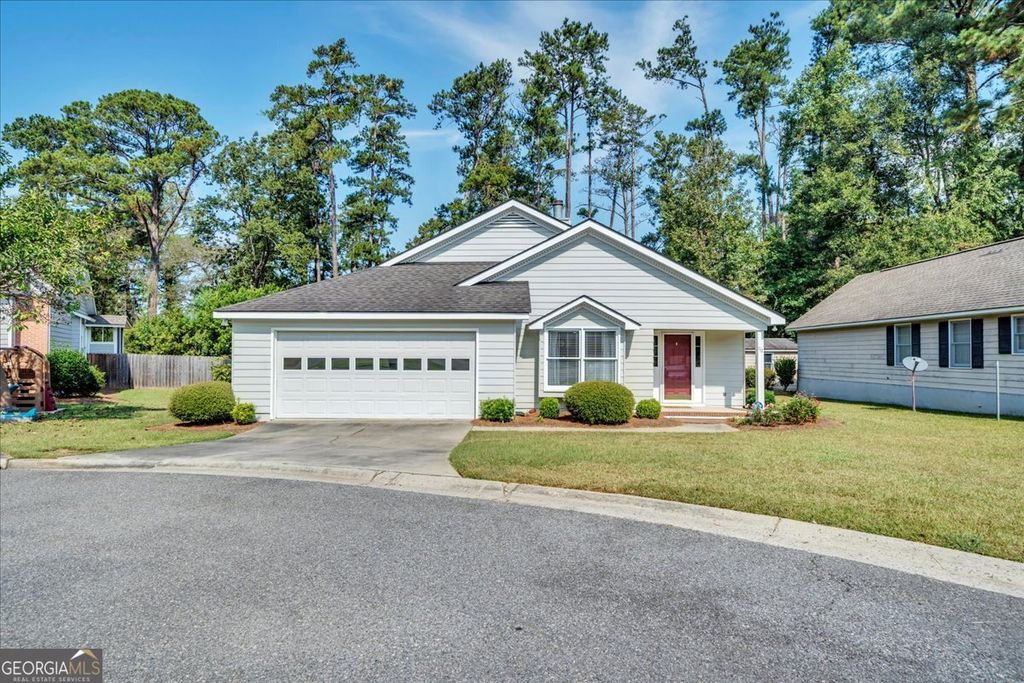 112 Oak Pointe Circle, Dublin, GA 31021