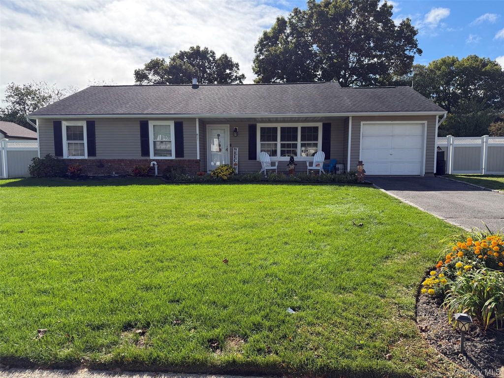 30 Inverness Road, Holbrook, NY 11741 — photo 2