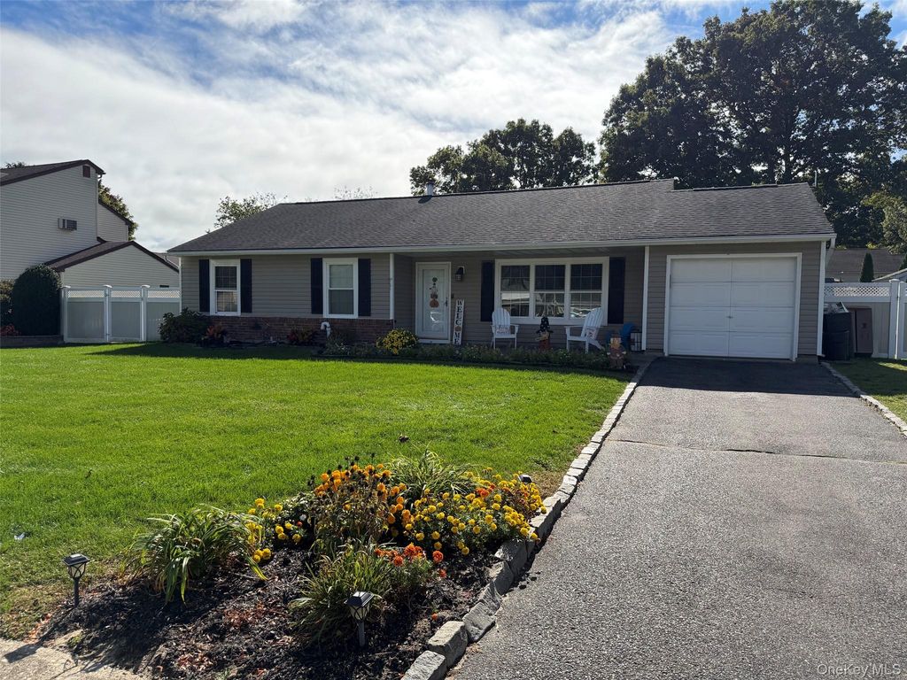 30 Inverness Road, Holbrook, NY 11741 — photo 3