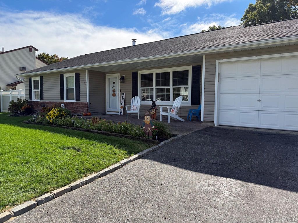 30 Inverness Road, Holbrook, NY 11741 — photo 4