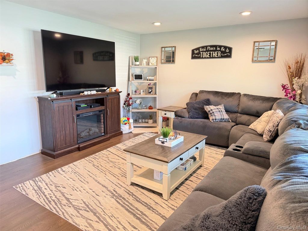 30 Inverness Road, Holbrook, NY 11741 — photo 5