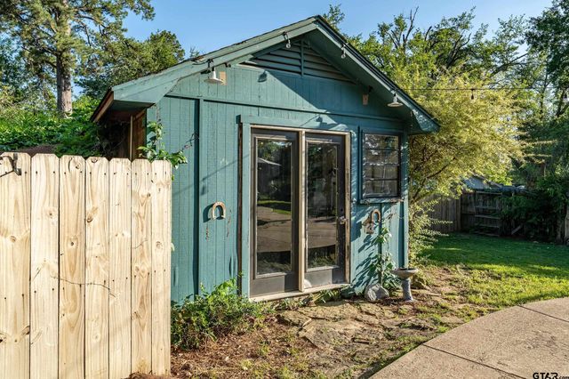3020 Meadowlark, Tyler, TX 75701