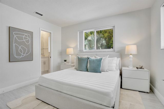 2129 NE 62nd St, Fort Lauderdale, FL 33308