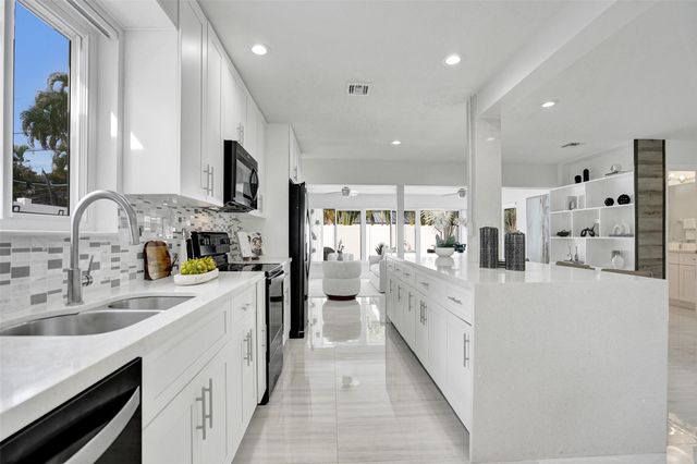 2129 NE 62nd St, Fort Lauderdale, FL 33308