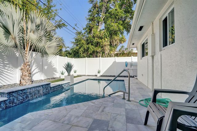 2129 NE 62nd St, Fort Lauderdale, FL 33308