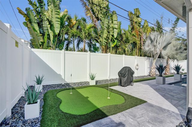 2129 NE 62nd St, Fort Lauderdale, FL 33308