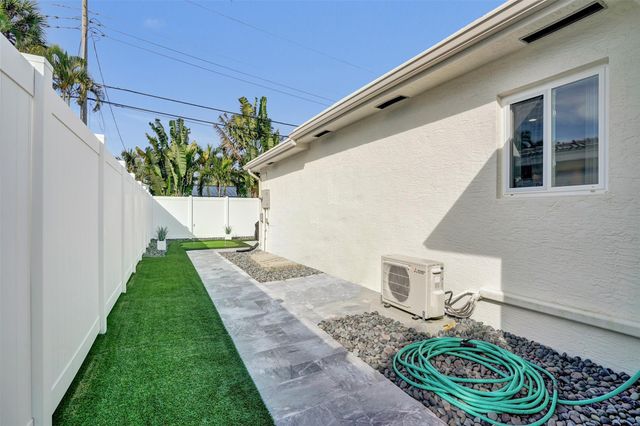 2129 NE 62nd St, Fort Lauderdale, FL 33308