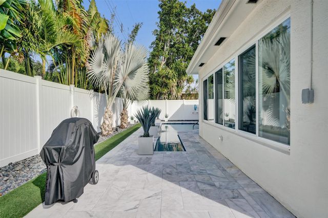 2129 NE 62nd St, Fort Lauderdale, FL 33308