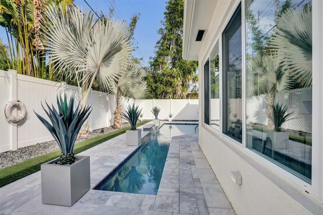 2129 NE 62nd St, Fort Lauderdale, FL 33308