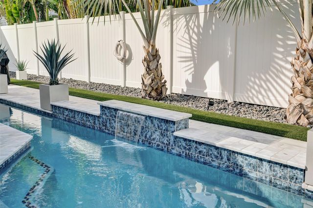 2129 NE 62nd St, Fort Lauderdale, FL 33308