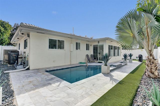 2129 NE 62nd St, Fort Lauderdale, FL 33308