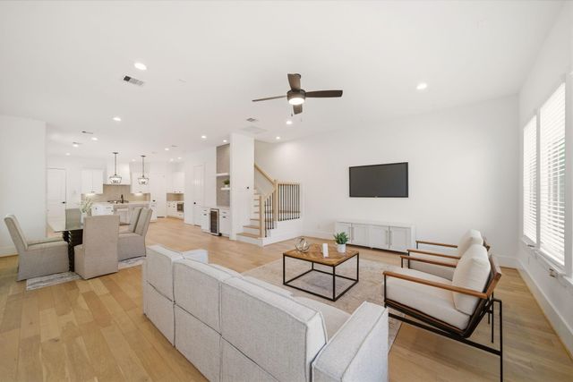 6011 Maxie Street, Houston, TX 77007
