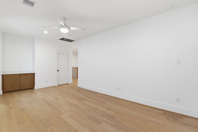6011 Maxie Street, Houston, TX 77007