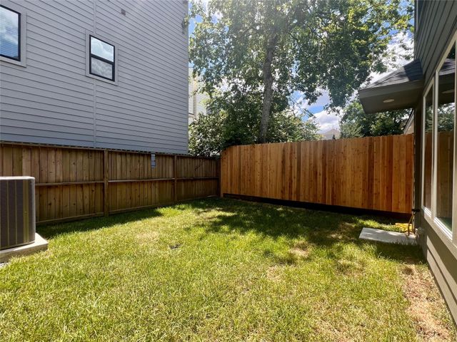 6011 Maxie Street, Houston, TX 77007