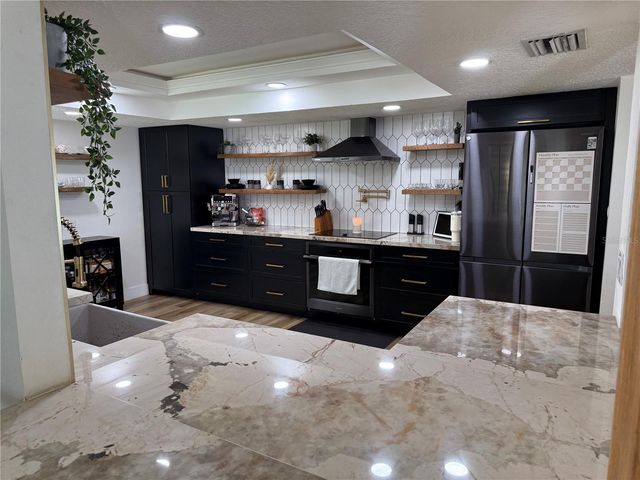 1024 SYLVIA LANE, Tampa, FL 33613