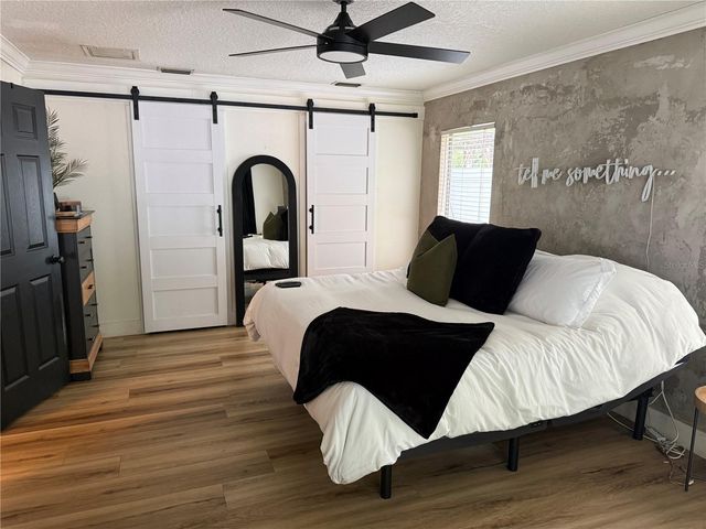 1024 SYLVIA LANE, Tampa, FL 33613