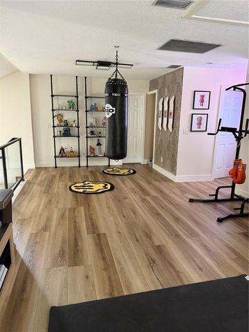 1024 SYLVIA LANE, Tampa, FL 33613