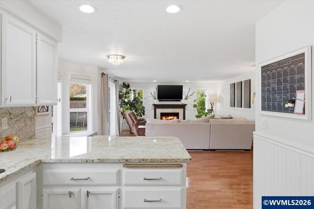 229 Hazelbrook Dr N, Keizer, OR 97303