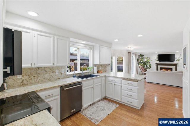 229 Hazelbrook Dr N, Keizer, OR 97303
