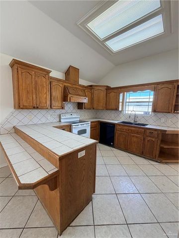 1929 E 21st Street S, Mission, TX 78572