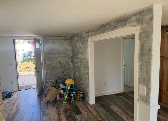 16 Hedley Street, Johnston, RI 02919