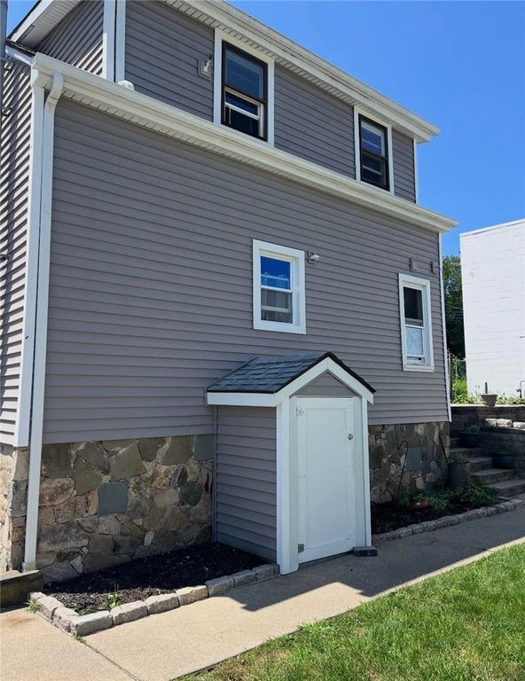 16 Hedley Street, Johnston, RI 02919