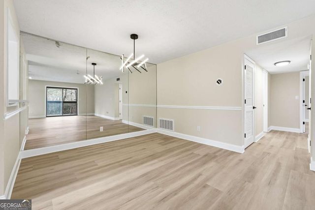 109 Cumberland Court SE, Smyrna, GA 30080