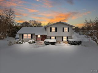 4250 Forestbrook Drive, Clay, NY 13090