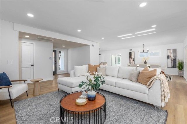 4793 Excelente Drive, Woodland Hills (los Angeles), CA 91364