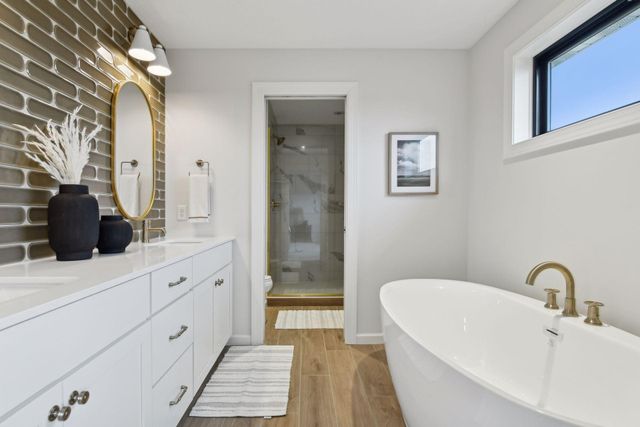 4589 Sunset Lane, Excelsior, MN 55331