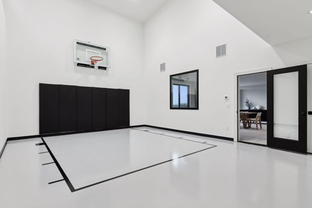 4589 Sunset Lane, Excelsior, MN 55331