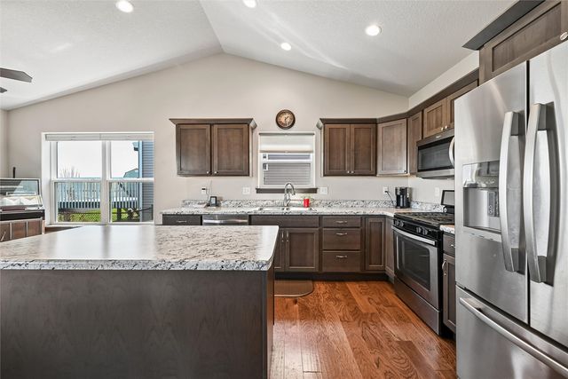 516 Prairie Hill Drive, Atkins, IA 52206