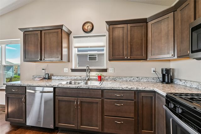 516 Prairie Hill Drive, Atkins, IA 52206
