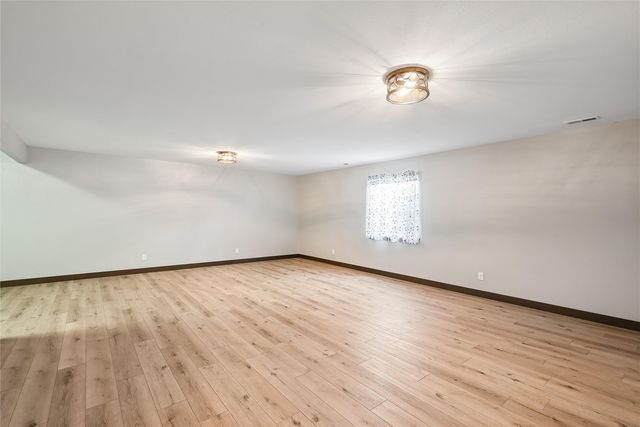 516 Prairie Hill Drive, Atkins, IA 52206