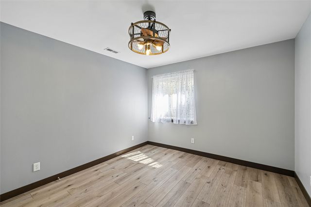 516 Prairie Hill Drive, Atkins, IA 52206