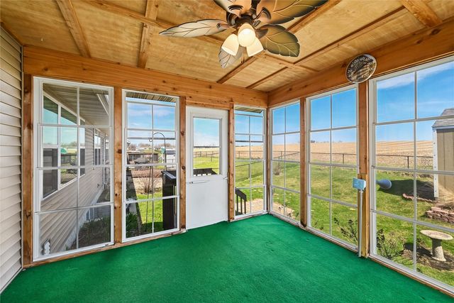 516 Prairie Hill Drive, Atkins, IA 52206