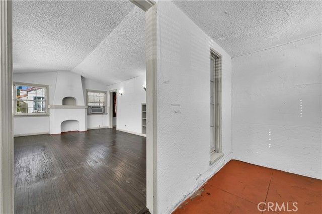 1515 E Walnut Way, Long Beach, CA 90813