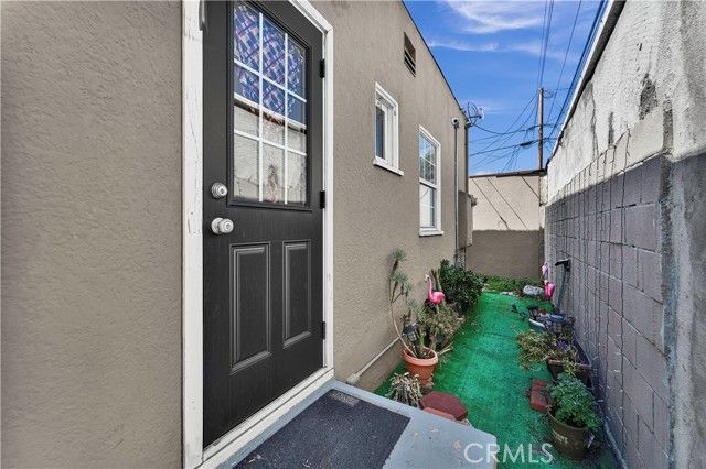 1515 E Walnut Way, Long Beach, CA 90813