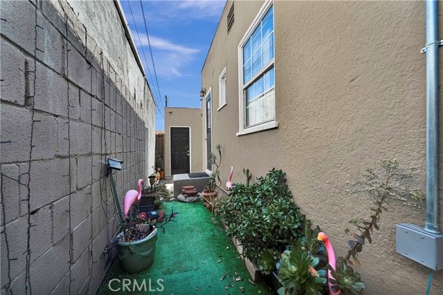 1515 E Walnut Way, Long Beach, CA 90813