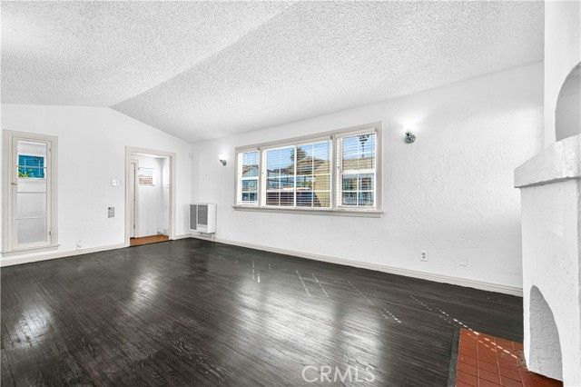 1515 E Walnut Way, Long Beach, CA 90813