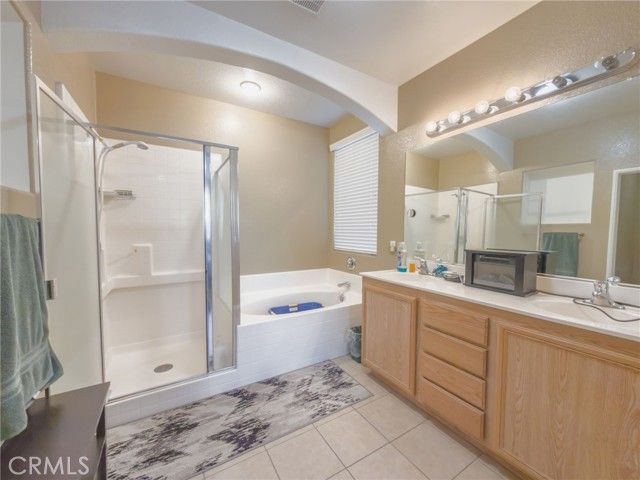 9421 Dragon Tree Drive, Hesperia, CA 92344