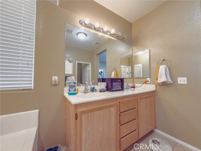 9421 Dragon Tree Drive, Hesperia, CA 92344