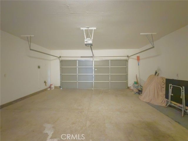 9421 Dragon Tree Drive, Hesperia, CA 92344