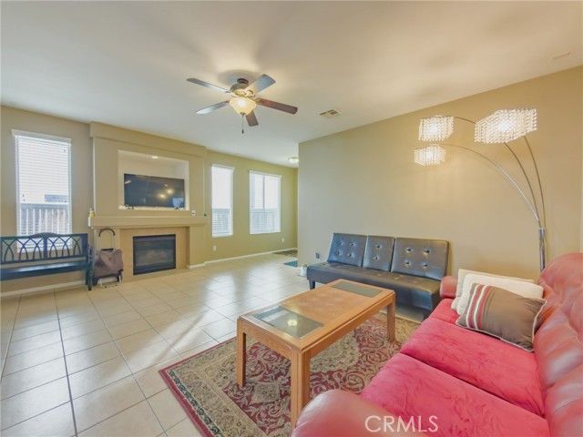 9421 Dragon Tree Drive, Hesperia, CA 92344