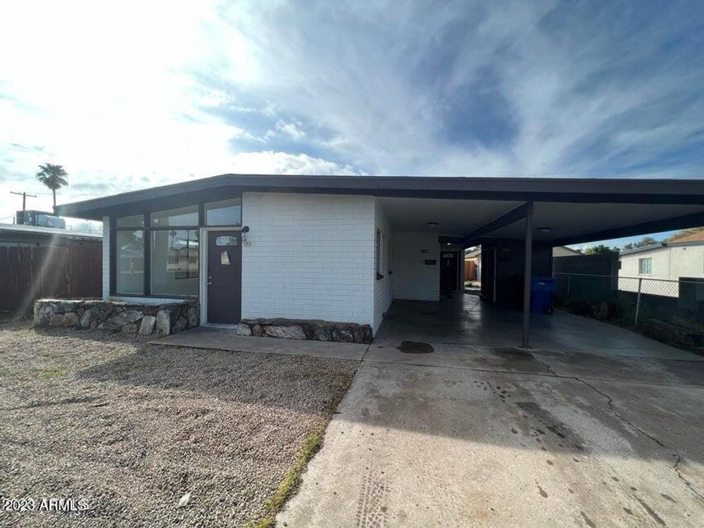 453 W UNIVERSITY Drive, Mesa, AZ 85201